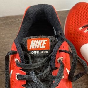 Two pair Nike zoom Pegasus 34